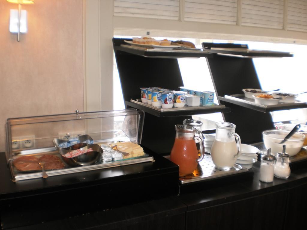 De La Hotel 2*